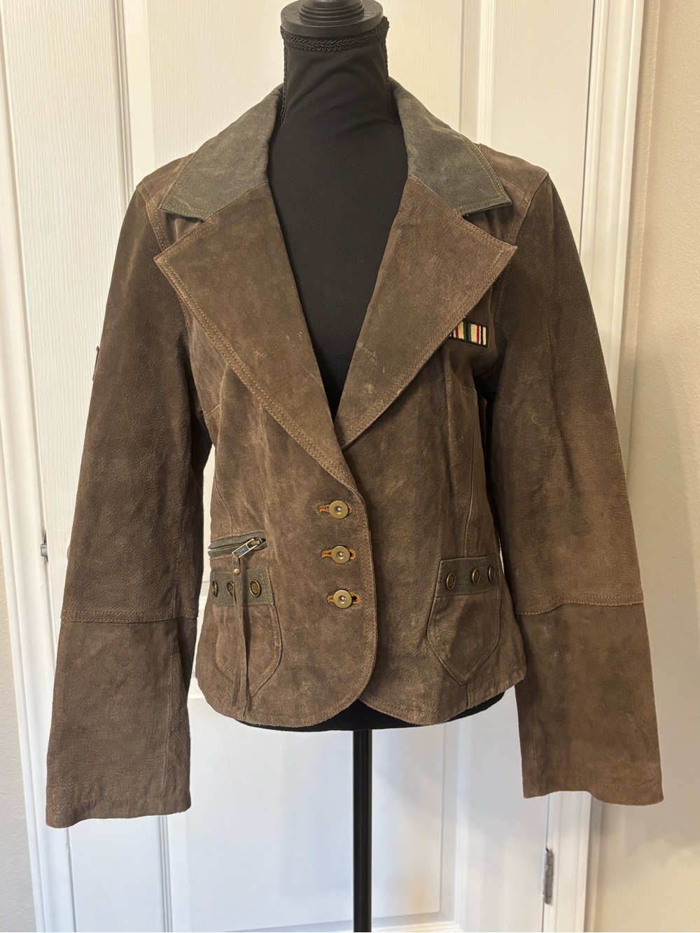 Wilson’s Leather Womens Leather Suede Jacket Large Embroidered Vintage inspired